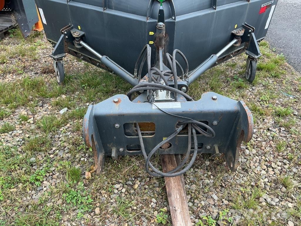 Kovaco Nivelaura 320 Snöblad och plogar