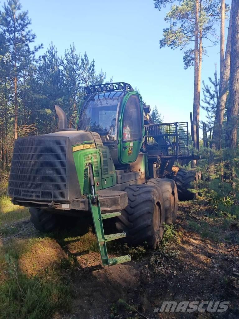 John Deere 1510 IT4 Skotare