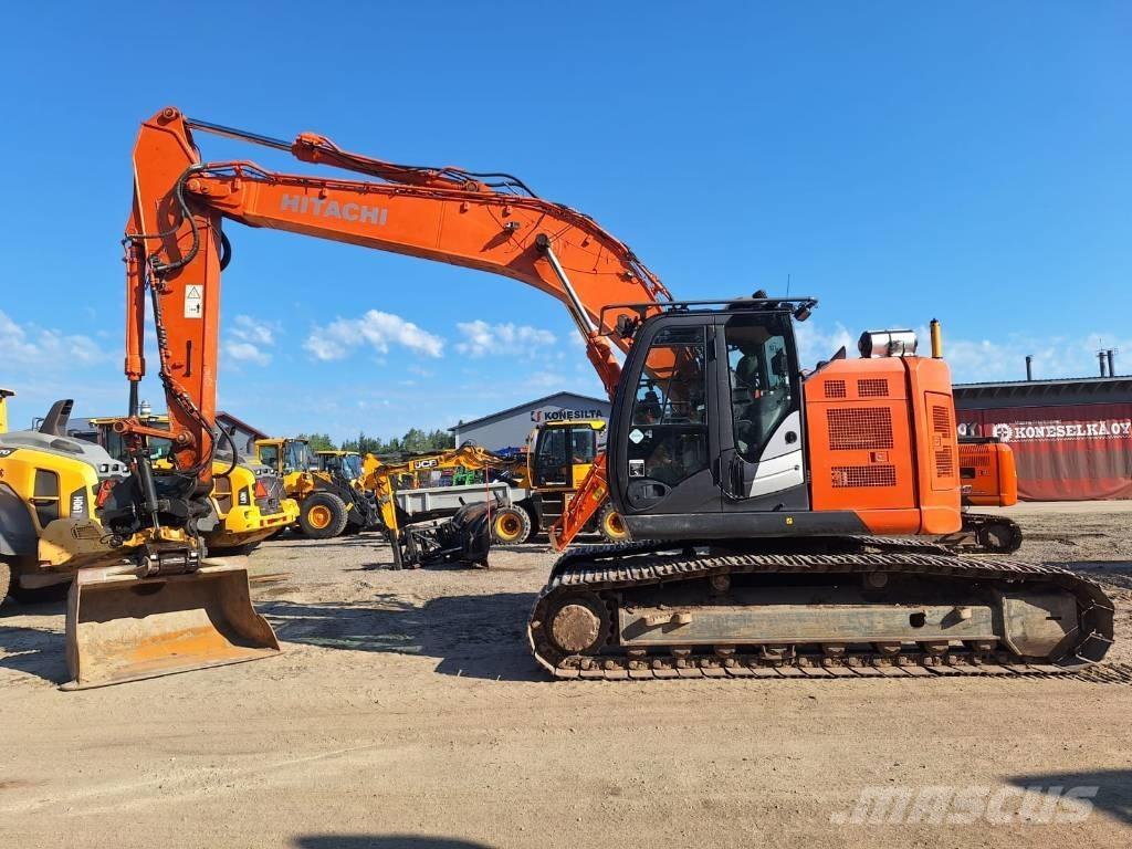 Hitachi ZX225USLC-5 Bandgrävare