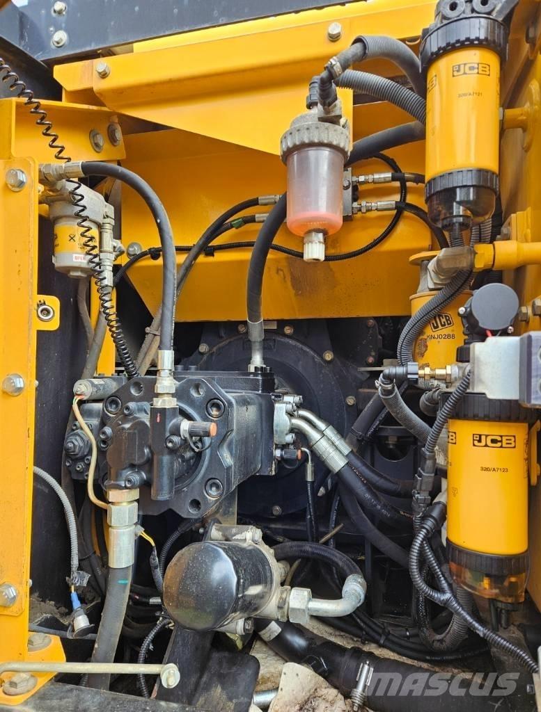JCB JS 131 LC Bandgrävare