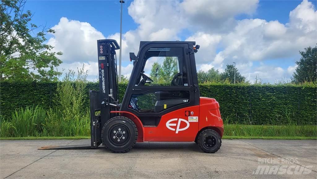  EFL303-S 2023 Elmotviktstruckar