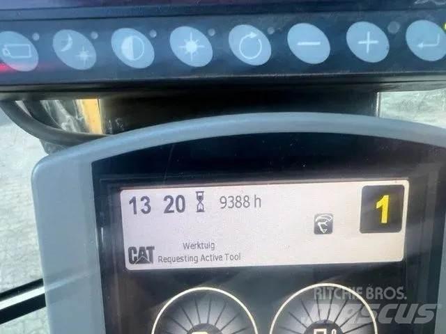 CAT M 318 F Hjulgrävare