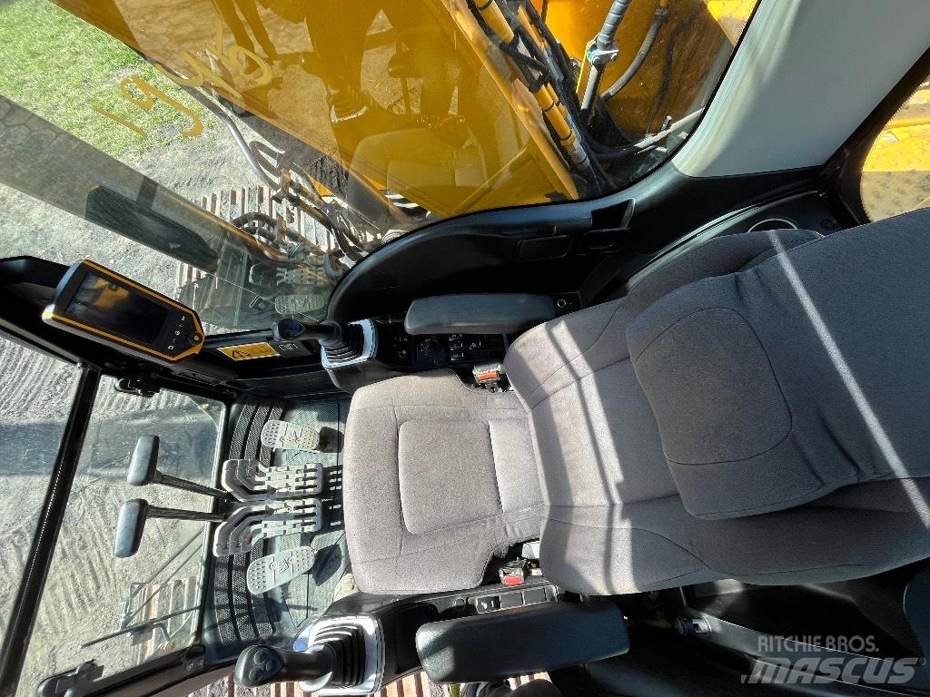 JCB JS 220 LC Bandgrävare