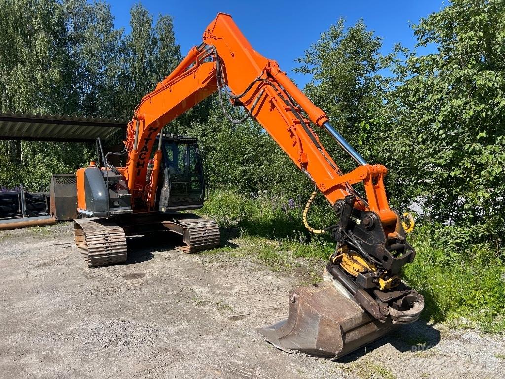 Hitachi ZX 135 US Bandgrävare