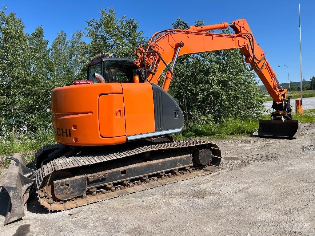 Hitachi ZX 135 US Bandgrävare