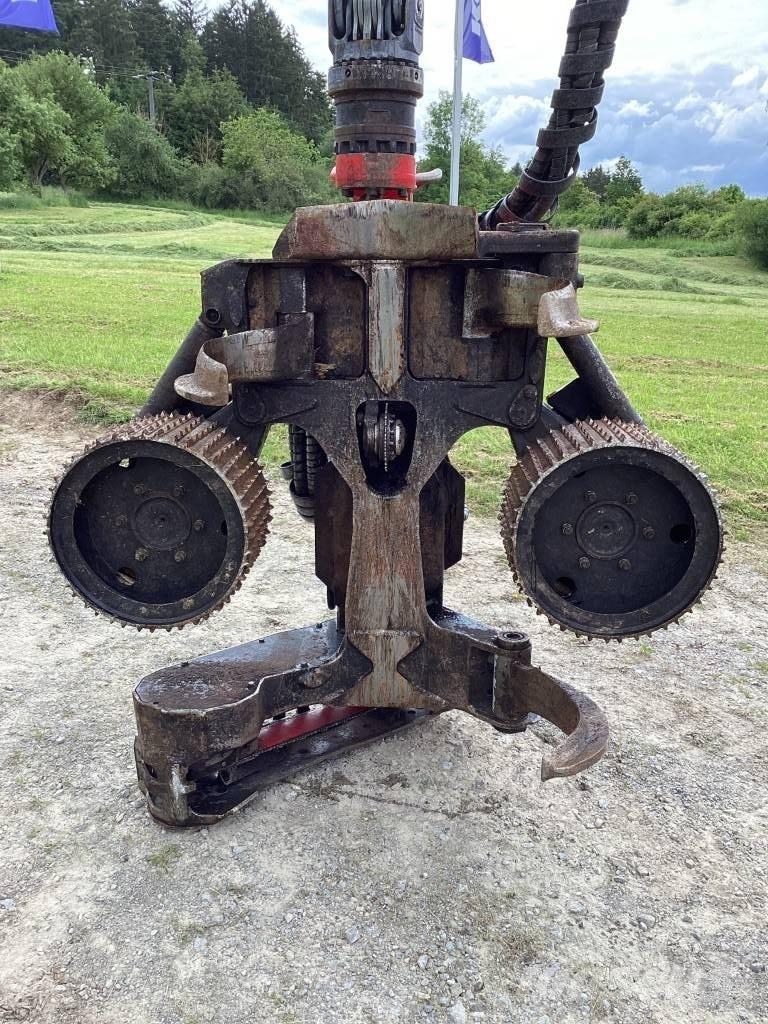 Komatsu S132 Kvistare