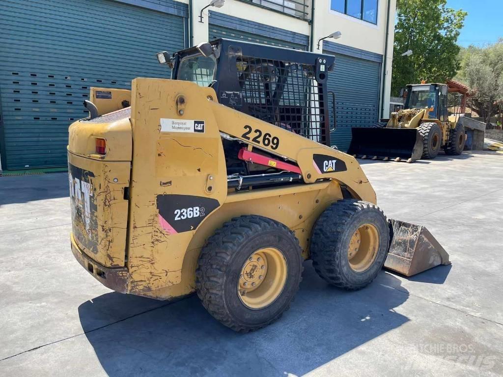 CAT 236 B Kompaktlastare