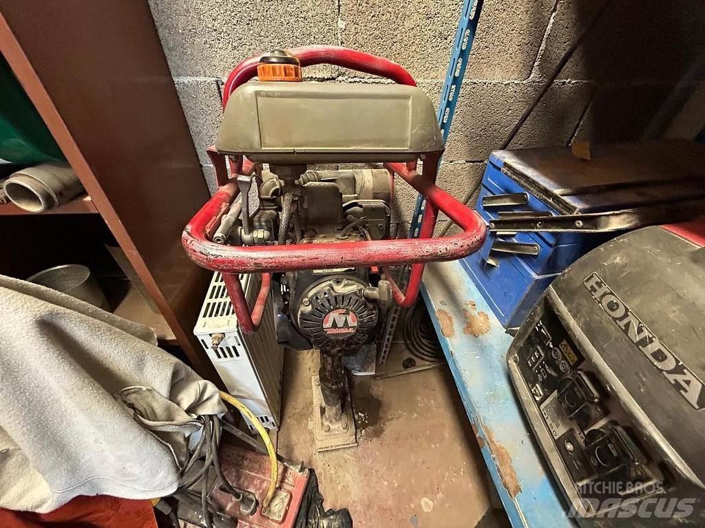 Mikasa MTR-40F Markvibratorer