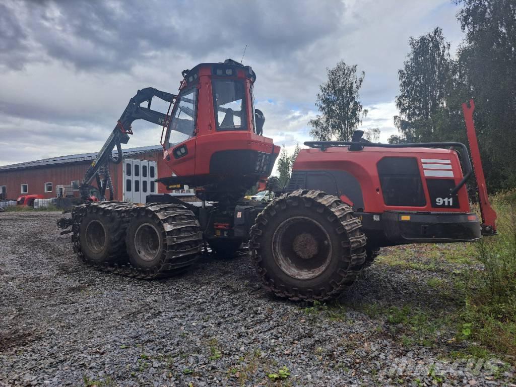 Komatsu 911 Skördare