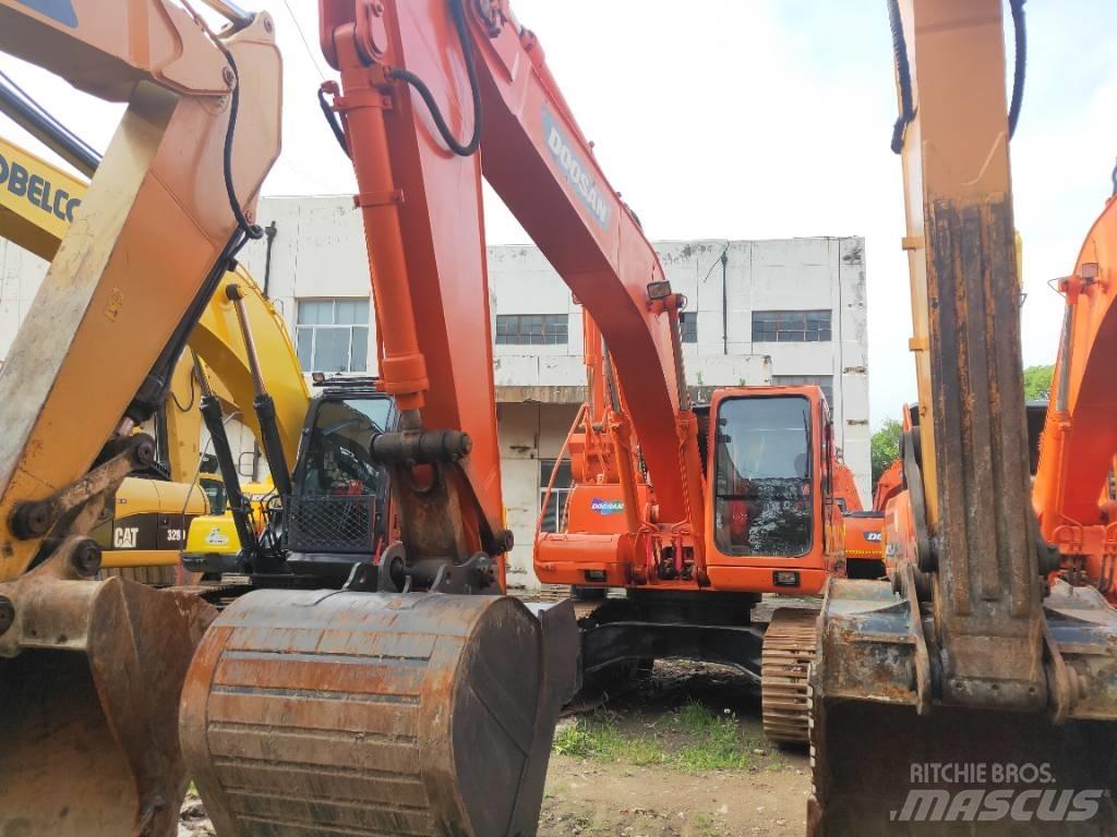 Doosan DH 215-9 Bandgrävare