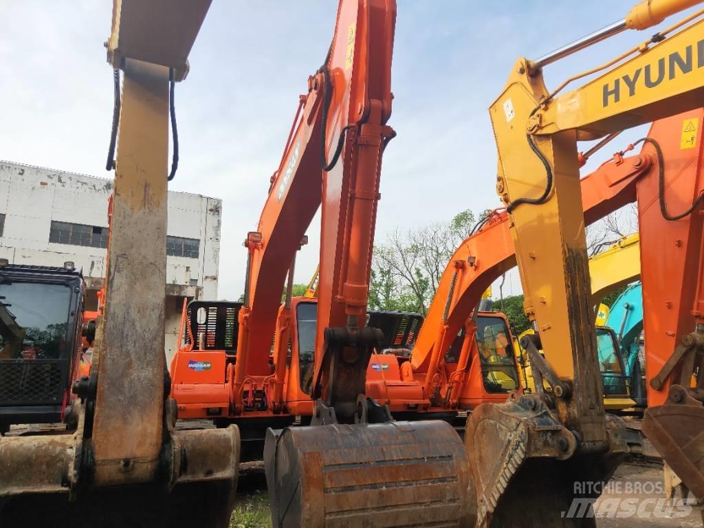 Doosan DH 215-9 Bandgrävare