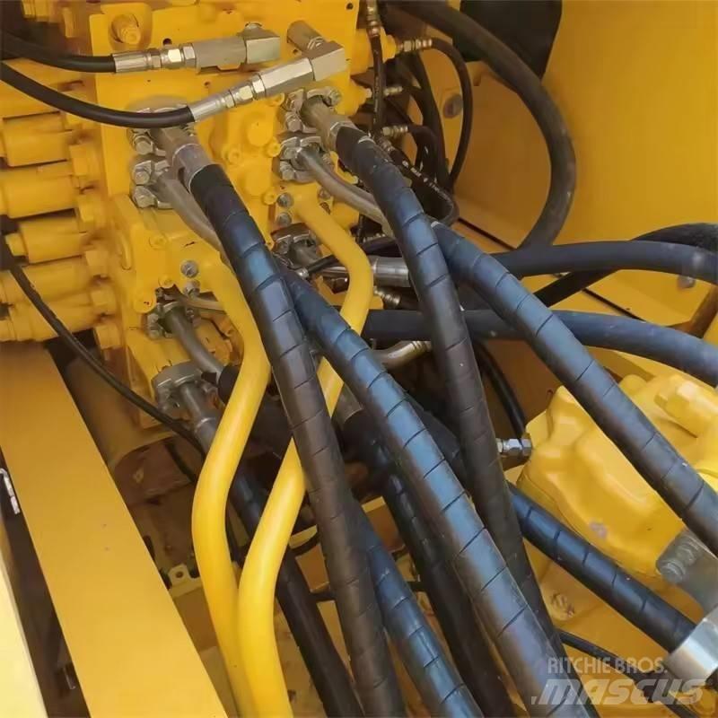 Komatsu PC 200 Bandgrävare