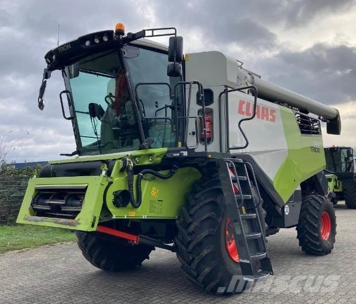 CLAAS TRION 530 Skördetröskor