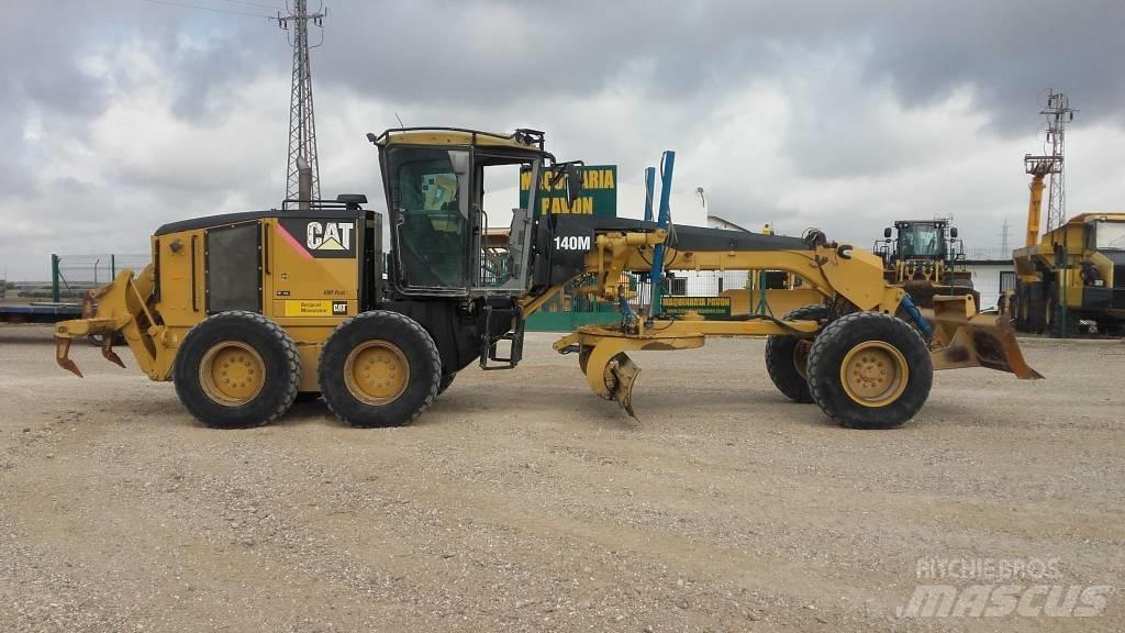 CAT 140 M Väghyvlar