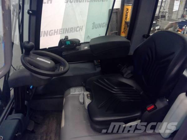 Jungheinrich EFG 215 Elmotviktstruckar