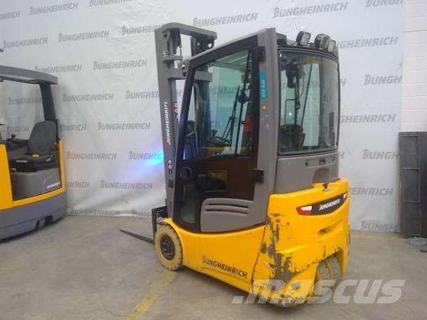Jungheinrich EFG 215 Elmotviktstruckar