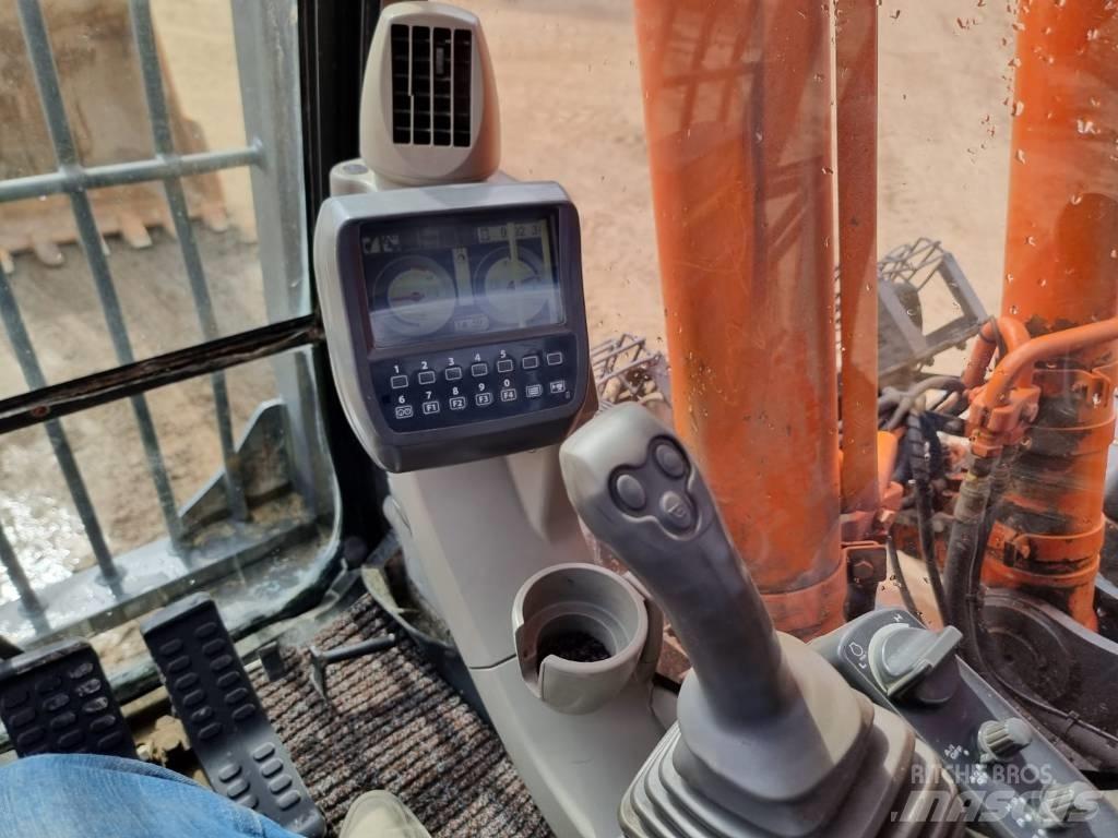 Hitachi ZX 250 LC-3 Bandgrävare