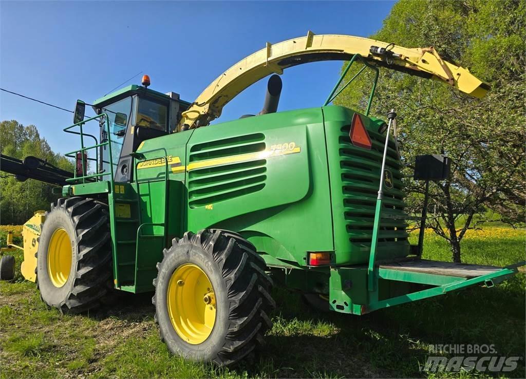 John Deere 7300 Självgående fälthackar