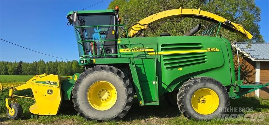 John Deere 7300 Självgående fälthackar