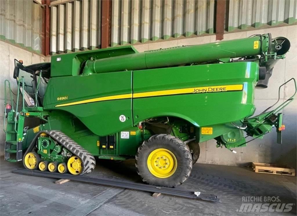 John Deere S690i Skördetröskor