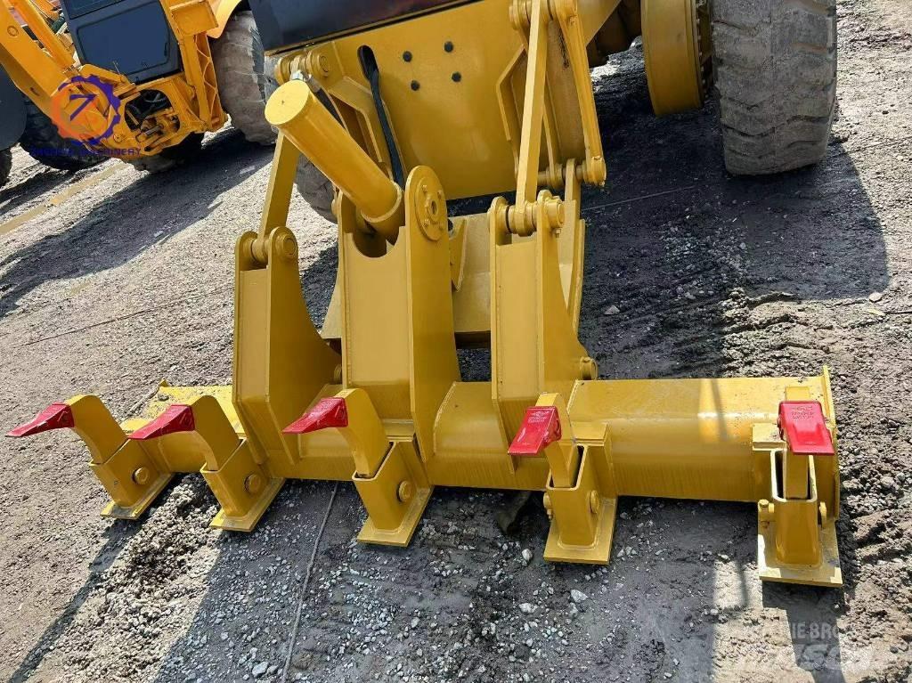 CAT 140 H Väghyvlar