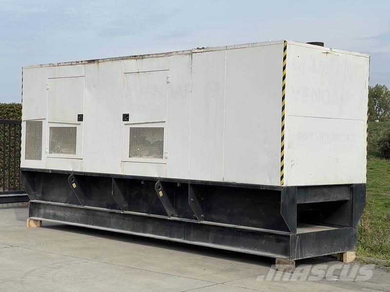 CAT C 18 - 700 Dieselgeneratorer