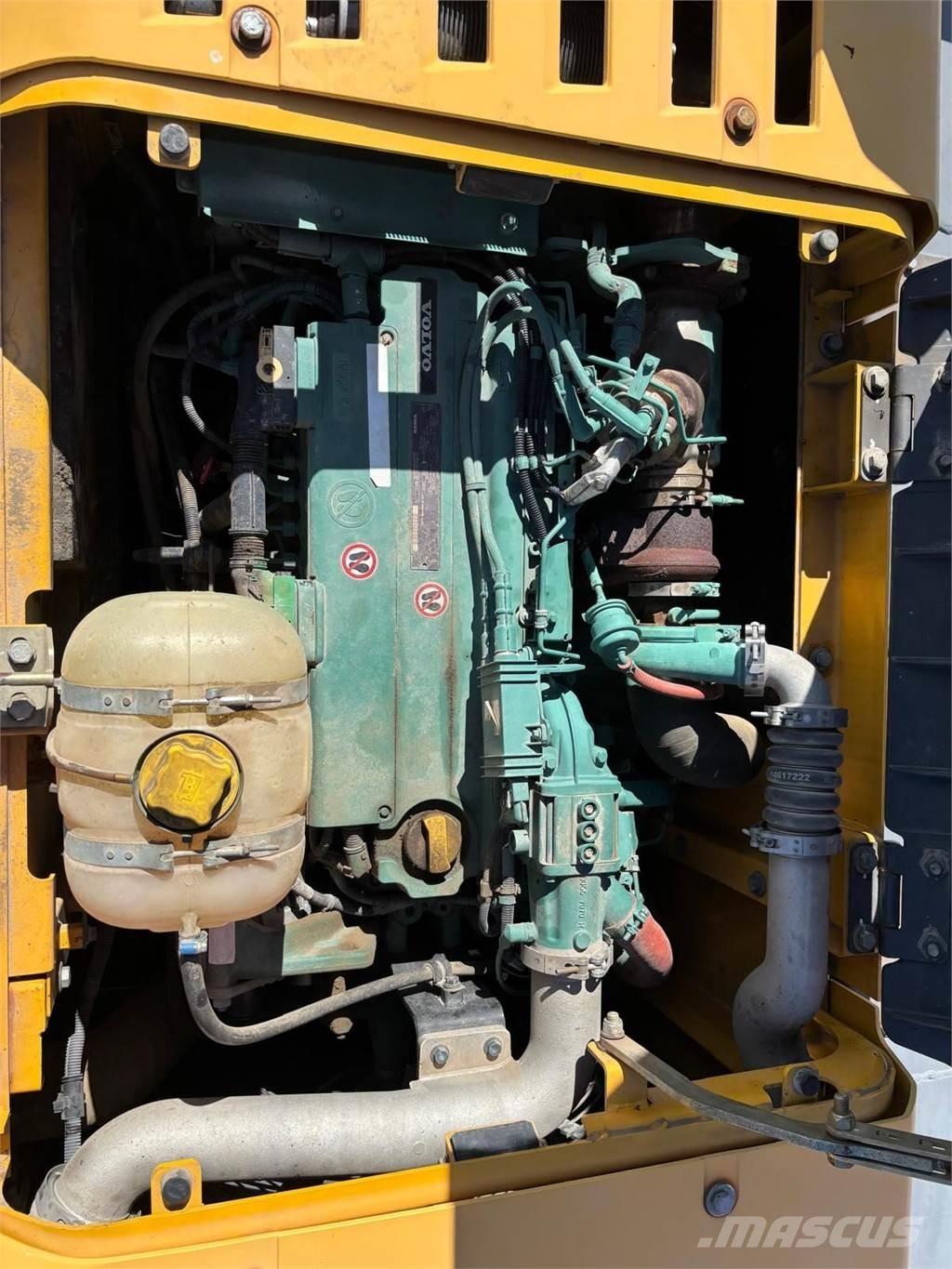Volvo EC220DL Bandgrävare
