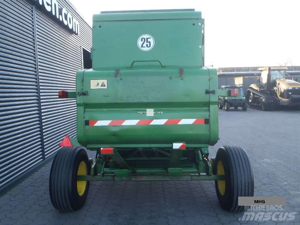 John Deere 590 Rundbalspressar