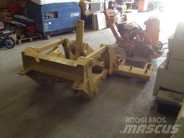 CAT 140H/160H Ripper Entreprenad - Övrigt