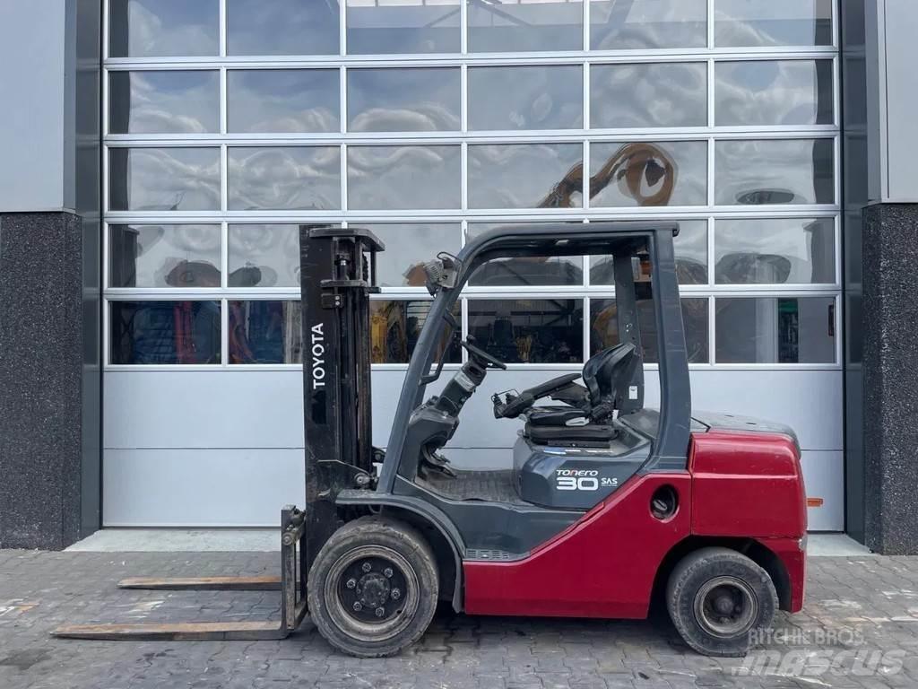 Toyota 02-8DF30 Övriga motviktstruckar