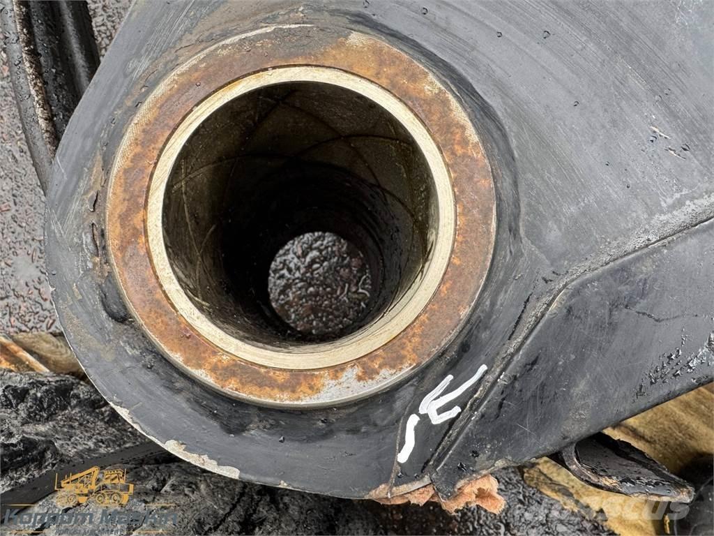 Komatsu 165F Skotarkranar