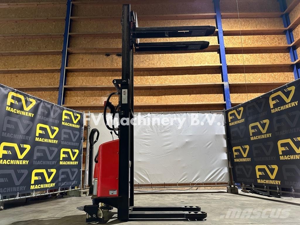 Schefer EHS25 Manuella pallstaplare