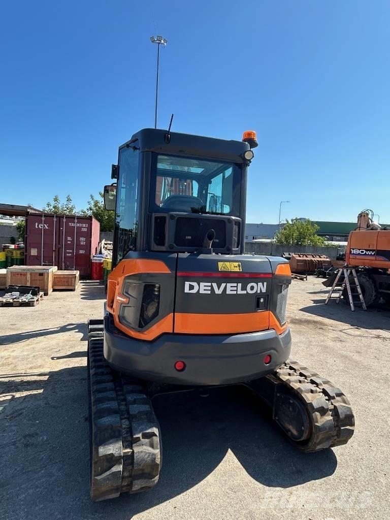 Develon DX 55 R-7 Minigrävare < 7t