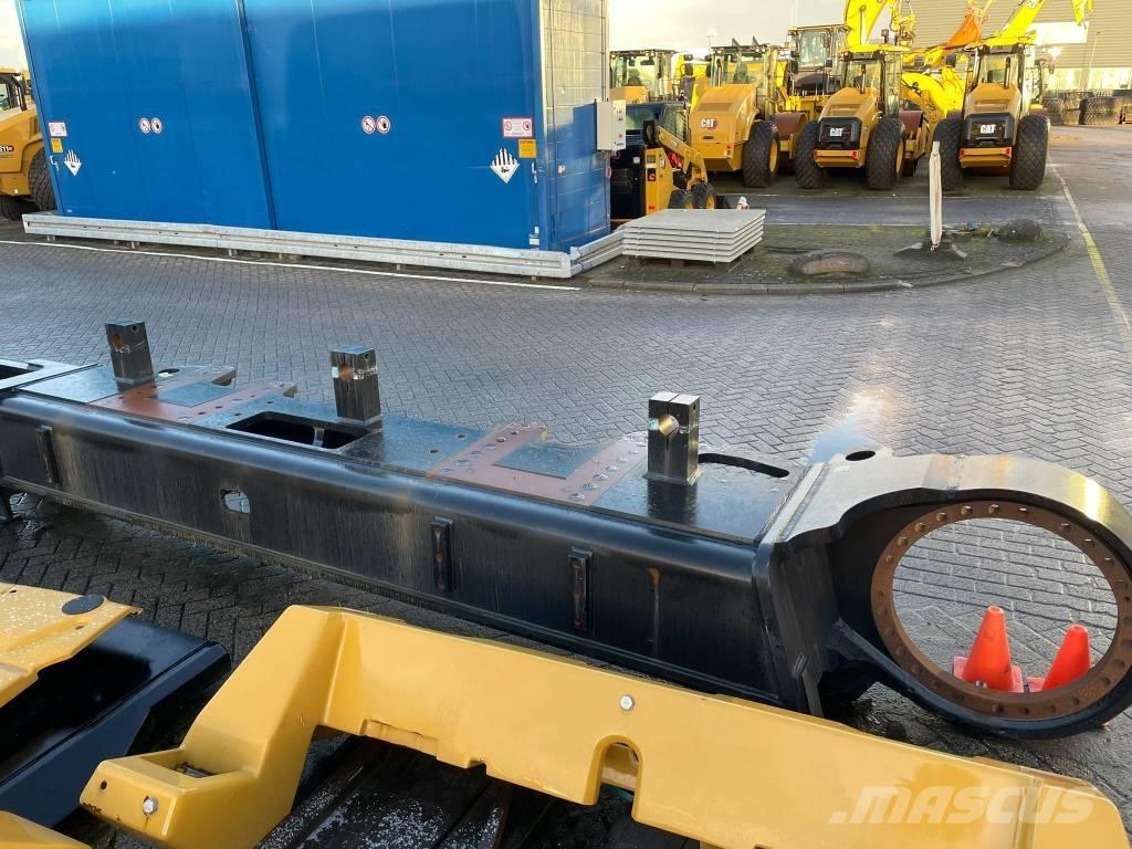 CAT 390 F L Chassi och upphängning