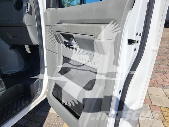 Ford E450 Entreprenad - Övrigt