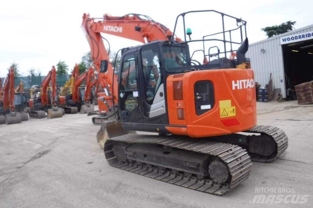 Hitachi ZX 135 US-6 Bandgrävare