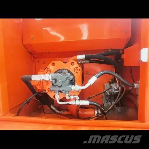 Doosan DX 225 LC Bandgrävare