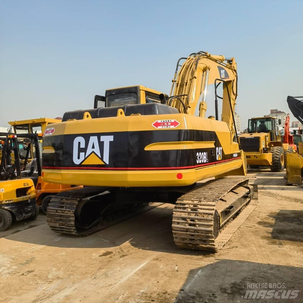 CAT 320 B L Bandgrävare