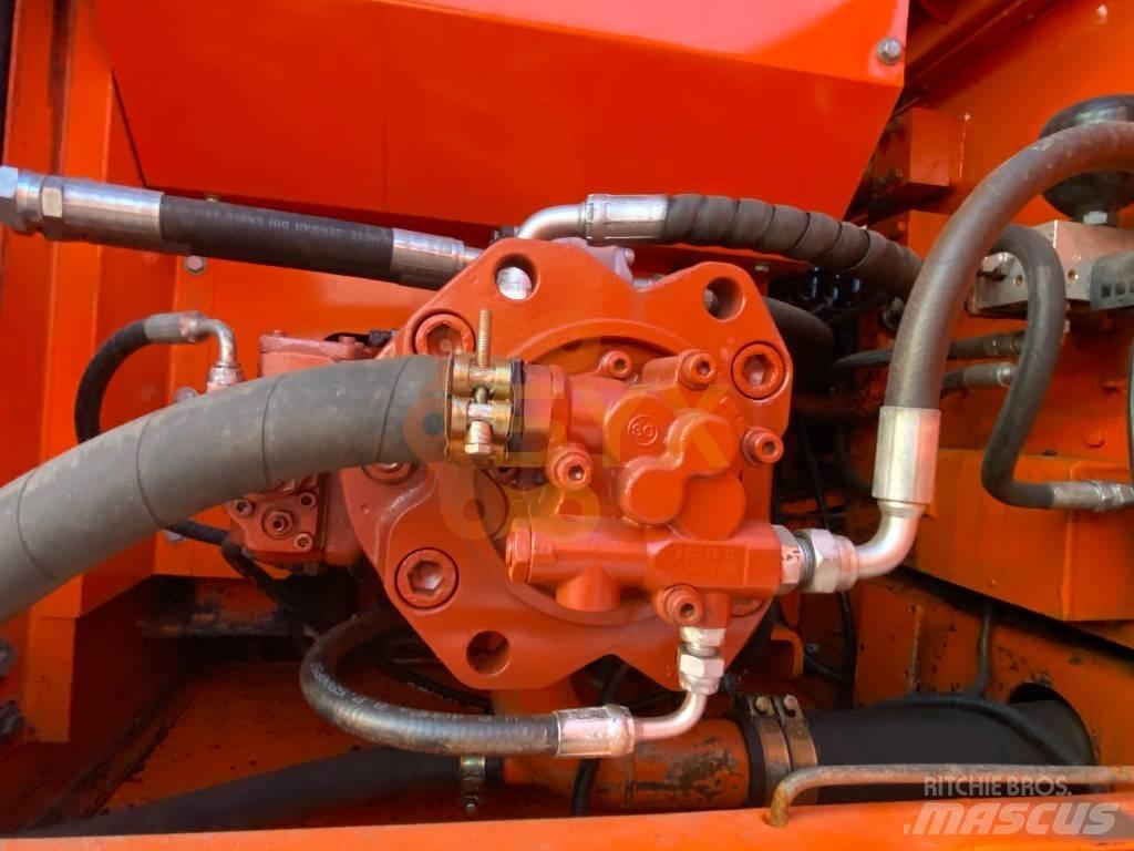 Doosan 220 LC-7 Bandgrävare