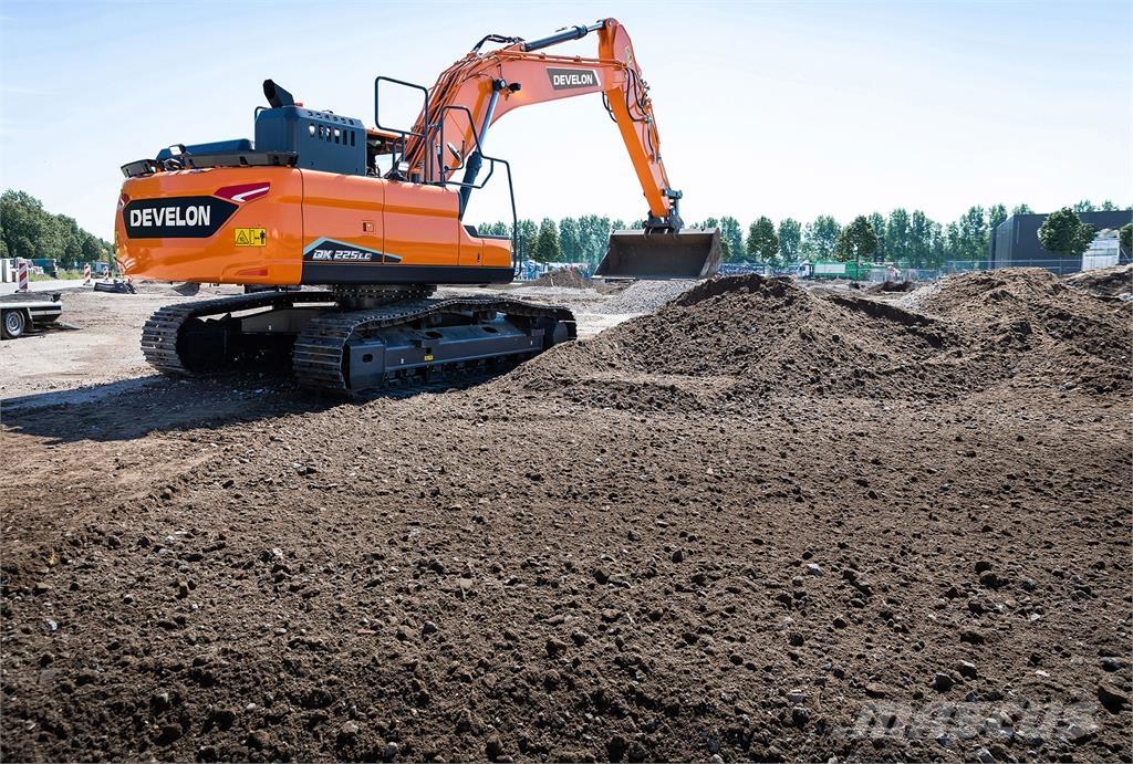 Develon DX225LC-7 Bandgrävare