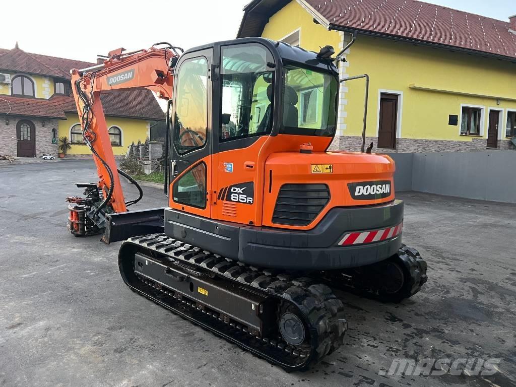Doosan DX85R-3 Midigrävmaskiner 7t - 12t