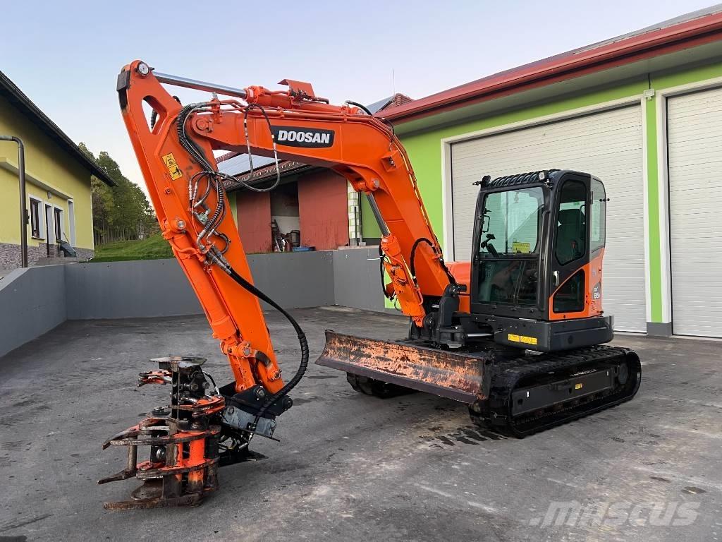 Doosan DX85R-3 Midigrävmaskiner 7t - 12t