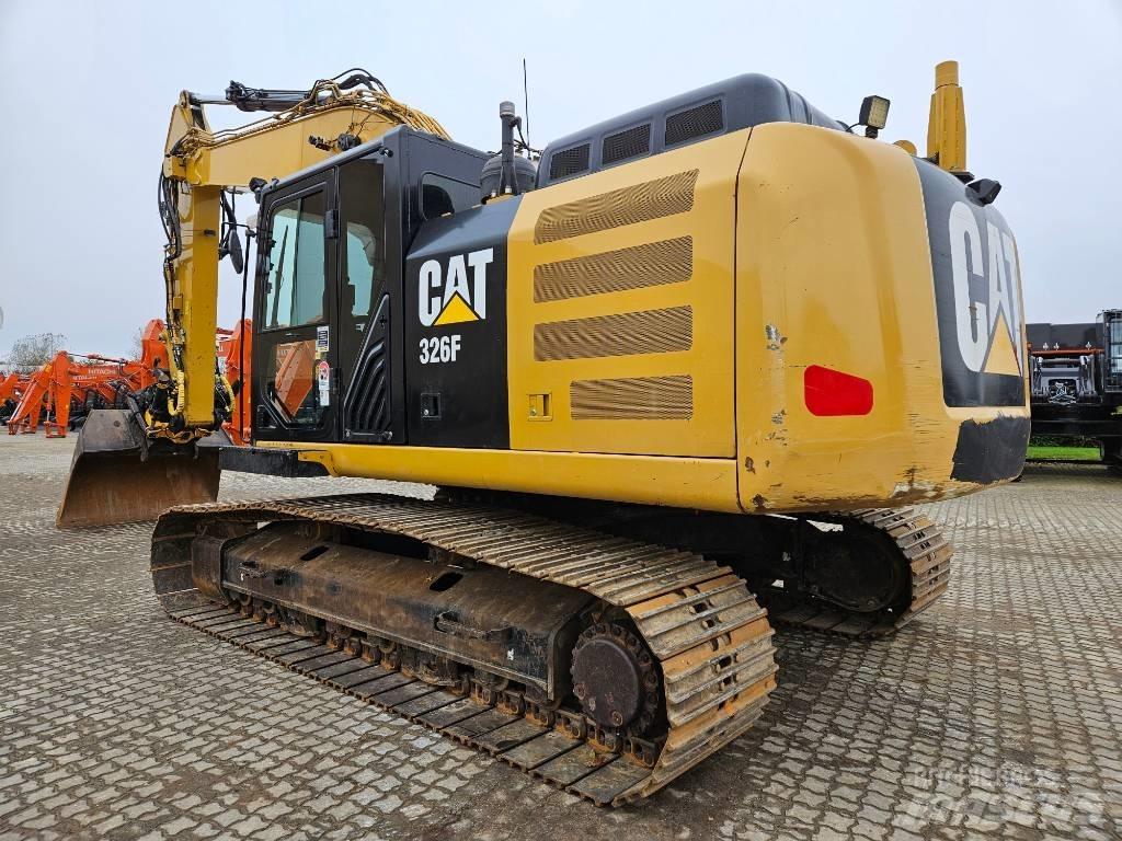 CAT 326 F L Bandgrävare