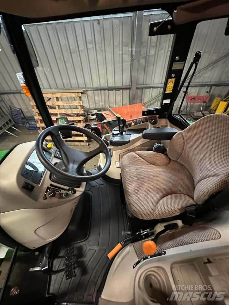 John Deere 3046 R Traktorer