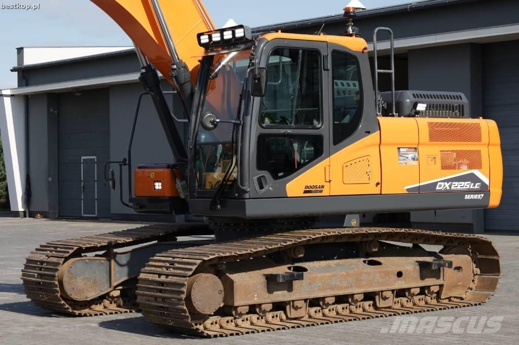 Doosan DX 225 LC-7 Bandgrävare