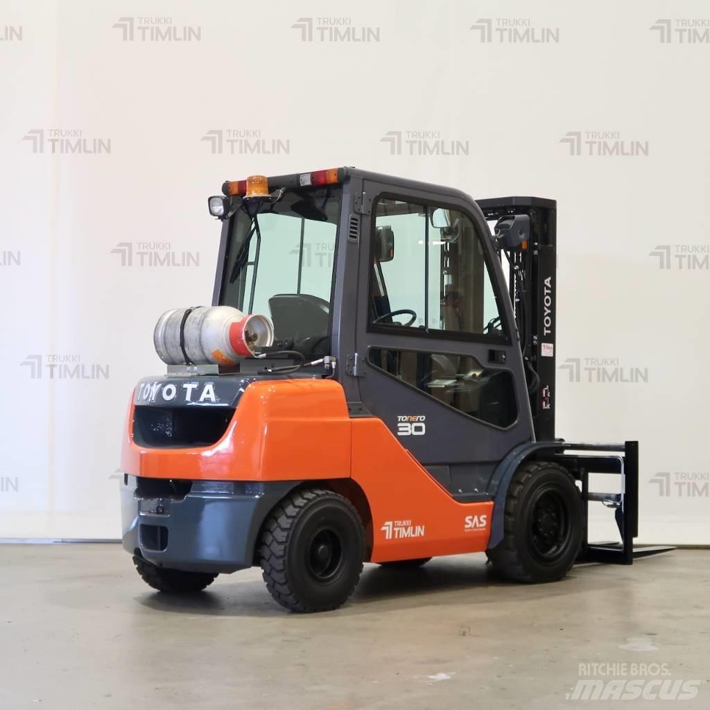 Toyota 02-8FGF30 Gasolmotviktstruckar