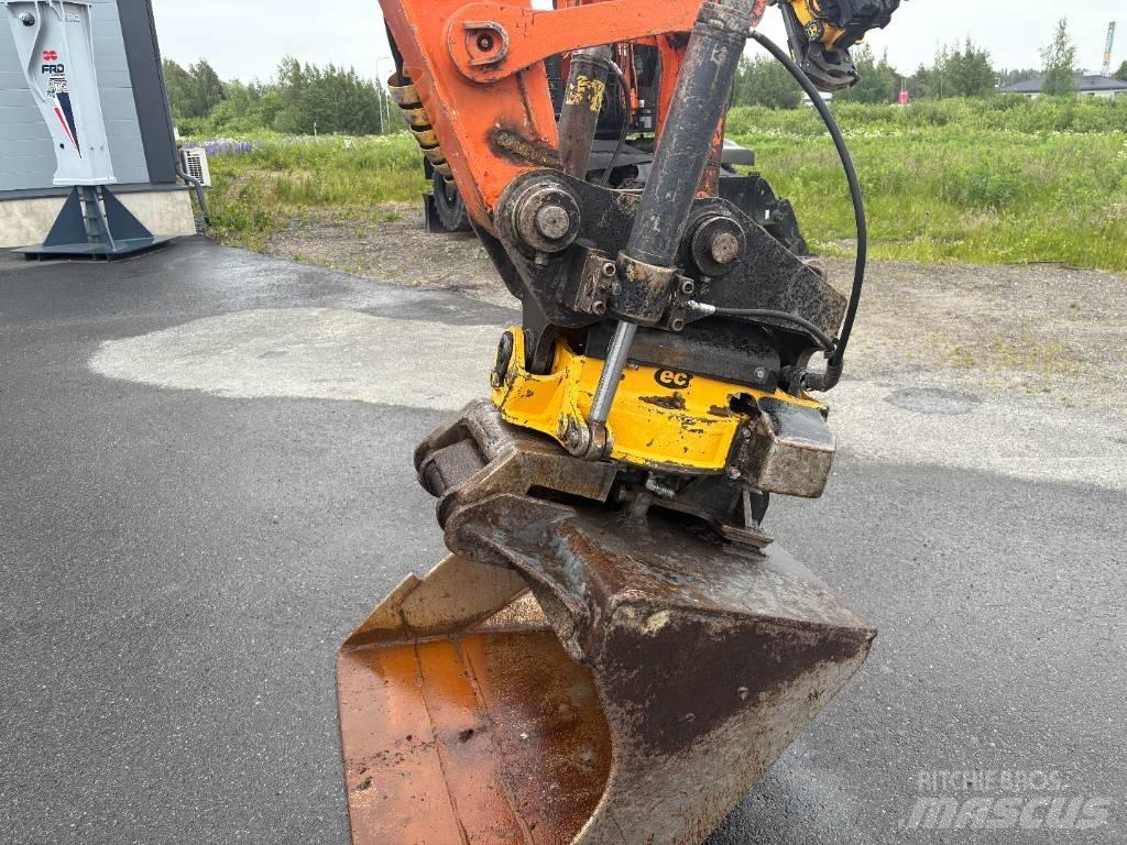 Hitachi ZX135US-3 Bandgrävare