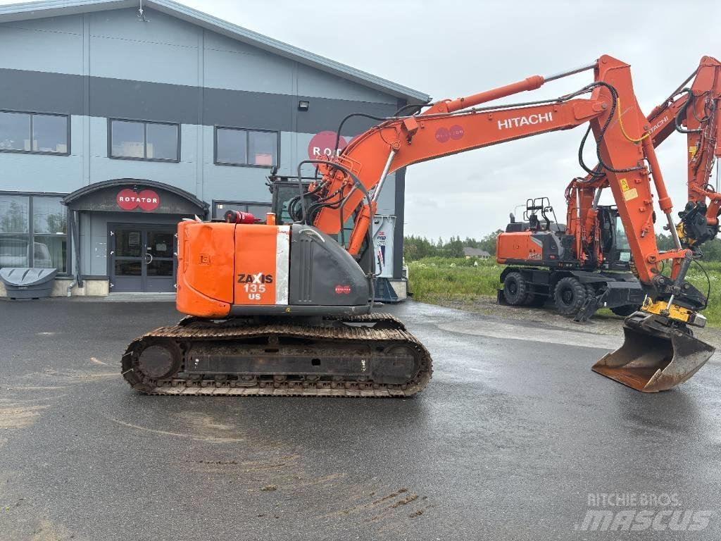 Hitachi ZX135US-3 Bandgrävare