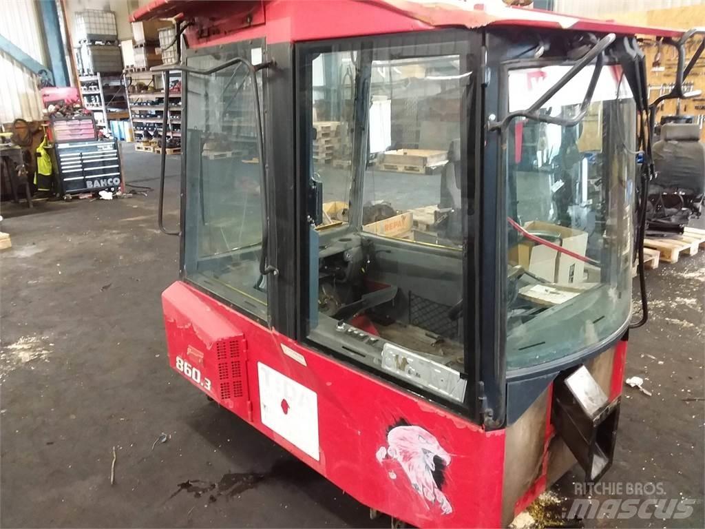 Valmet 860.3 Hytter och interiör