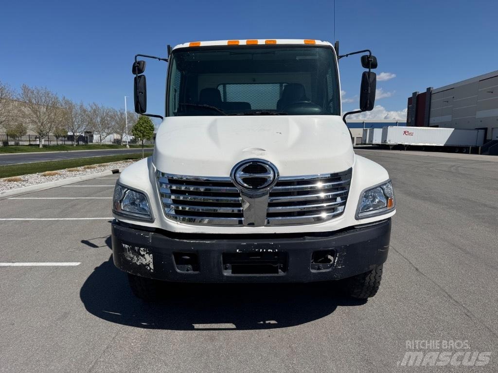 Hino 268 Flakbilar